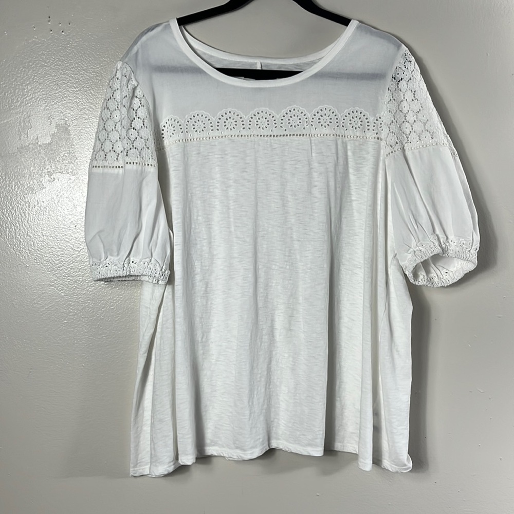 Lane Bryant white crew neck pattern top women’s size 18/20